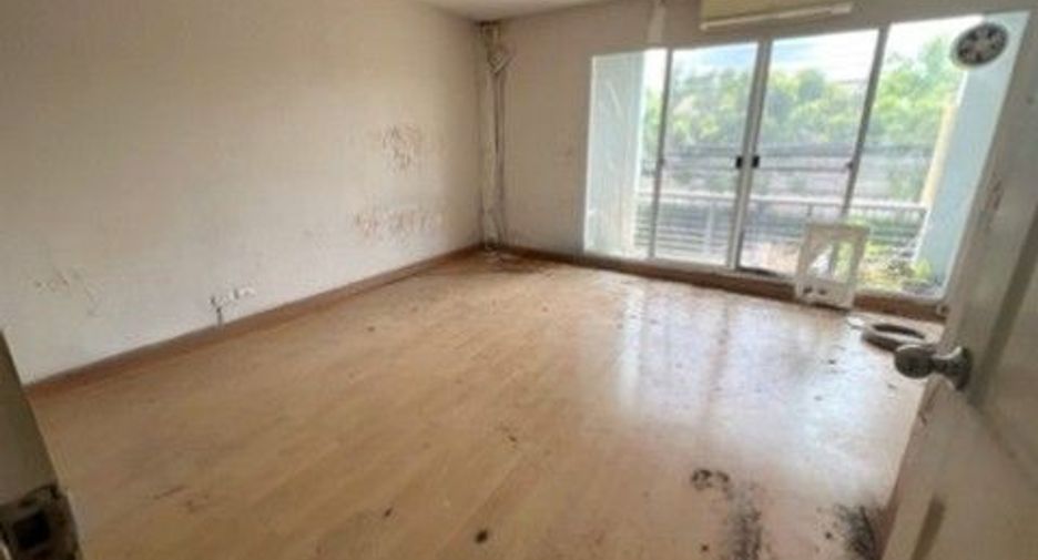 For sale 1 bed townhouse in Wang Thonglang, Bangkok