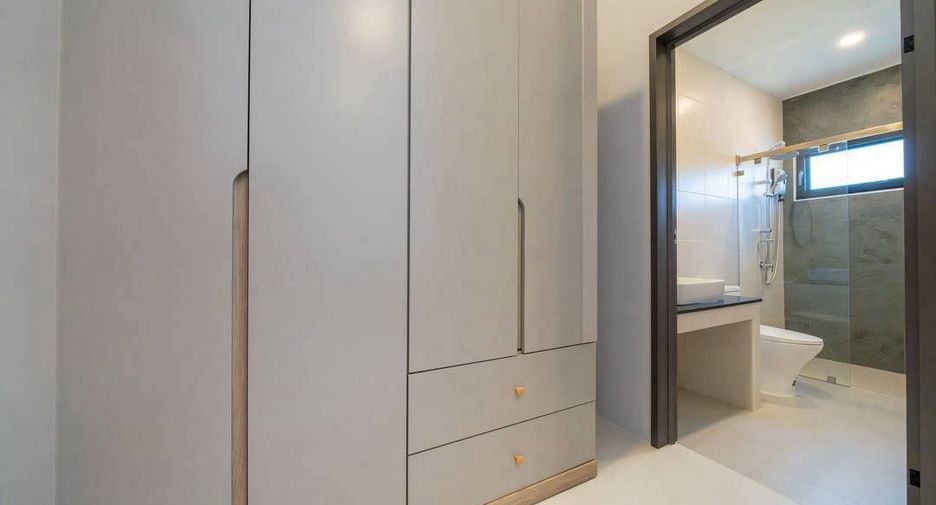 For rent 5 ベッドルーム villa in Sattahip, Chonburi
