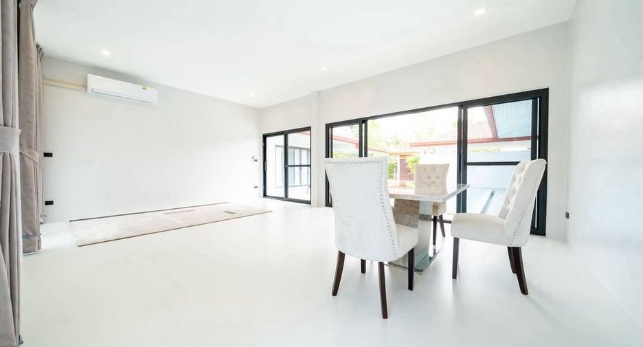 For rent 5 ベッドルーム villa in Sattahip, Chonburi