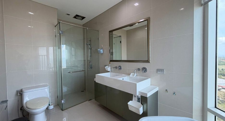 For rent 4 bedrooms condo in Bang Lamung, Chonburi