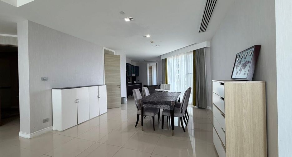 For rent 4 bedrooms condo in Bang Lamung, Chonburi