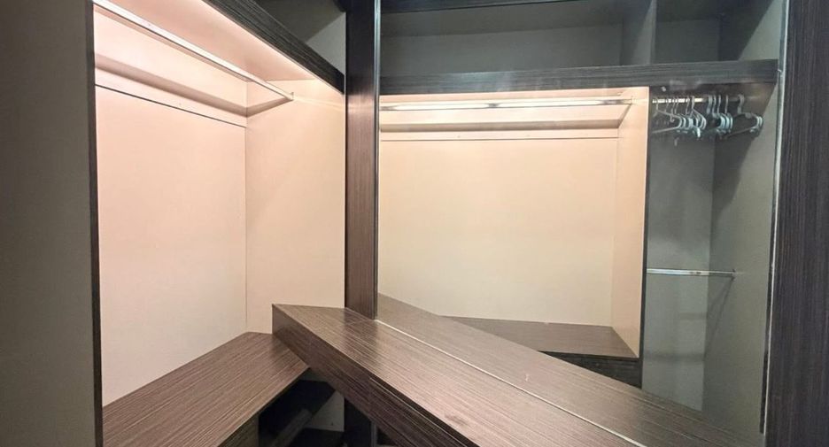 For rent 4 bedrooms condo in Bang Lamung, Chonburi
