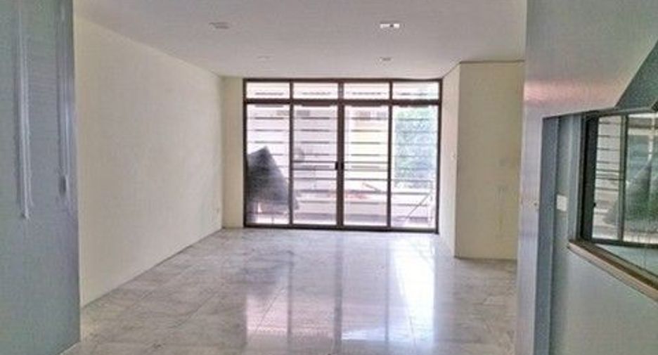 Casa adosada en venta de 1 habitaciones en Suan Luang, Bangkok