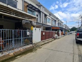 Casa adosada en venta de 1 habitaciones en Bang Bua Thong, Nonthaburi