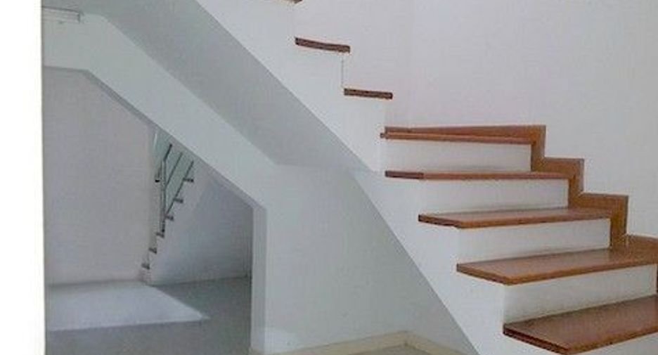 Продажа 1 кровать таунхаус в Кхан На Яо, Бангкок