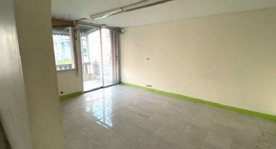 For sale 1 bed townhouse in Wang Thonglang, Bangkok
