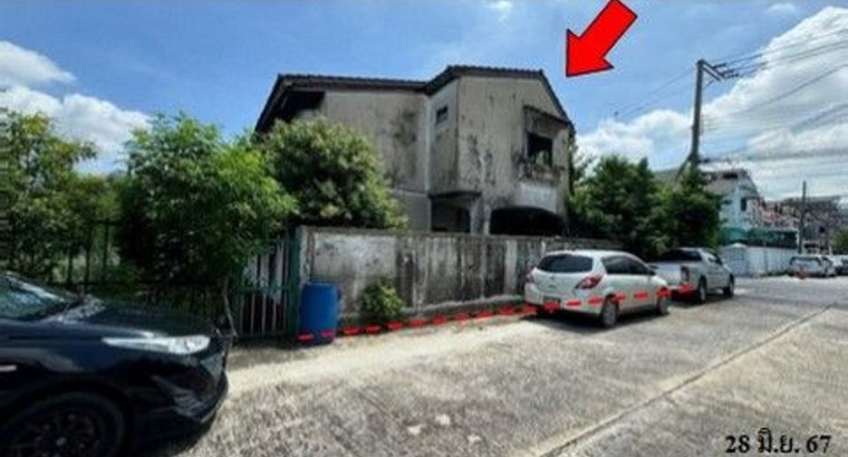 For sale 1 bed townhouse in Don Mueang, Bangkok