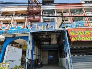 Local comercial en venta de 4 habitaciones en Bang Bua Thong, Nonthaburi