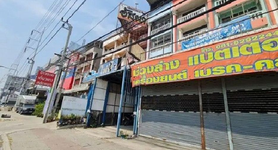 Продажа 4 спальни торговое помещение в Bang Bua Thong, Нонтабури