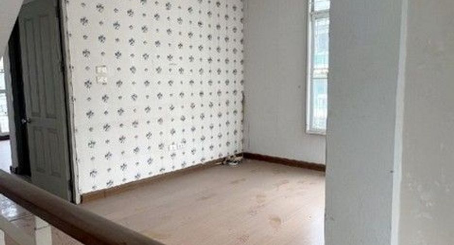 Casa adosada en venta de 1 habitaciones en Saphan Sung, Bangkok