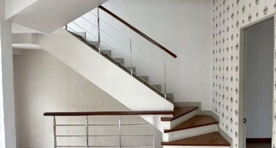 Casa adosada en venta de 1 habitaciones en Saphan Sung, Bangkok