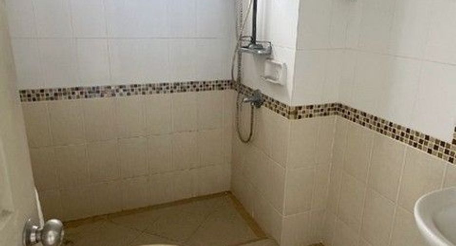 Casa adosada en venta de 1 habitaciones en Saphan Sung, Bangkok