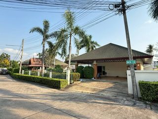 Casa en alquiler de 3 habitaciones en Bang Lamung, Chonburi