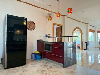 Casa en alquiler de 3 habitaciones en Bang Lamung, Chonburi