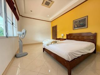 Casa en alquiler de 3 habitaciones en Bang Lamung, Chonburi
