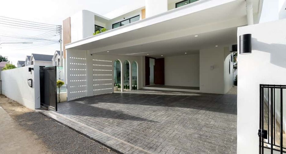 Casa en alquiler de 4 habitaciones en Hang Dong, Chiang Mai