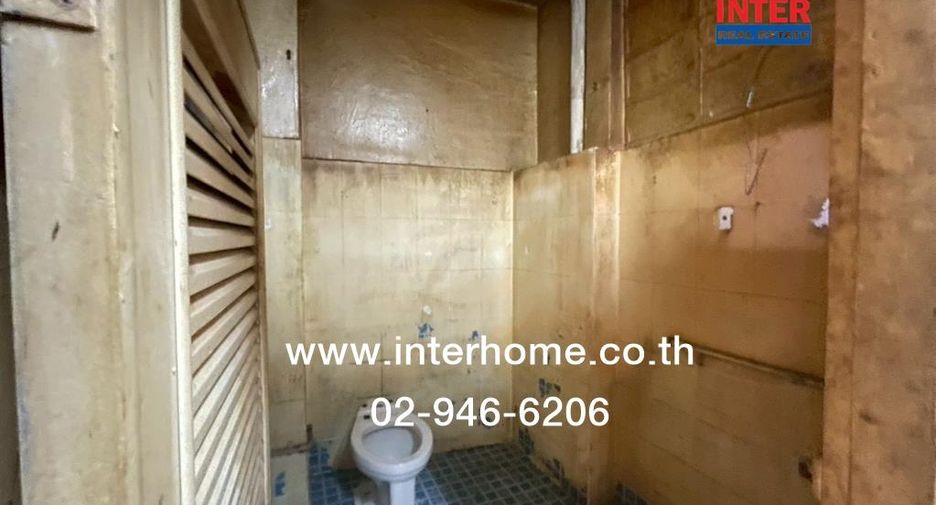 For sale 2 bedrooms retail Space in Watthana, Bangkok