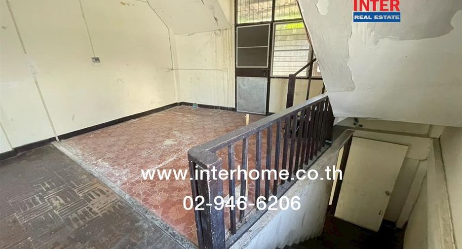 For sale 2 bedrooms retail Space in Watthana, Bangkok