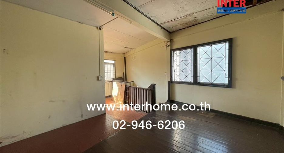For sale 2 bedrooms retail Space in Watthana, Bangkok