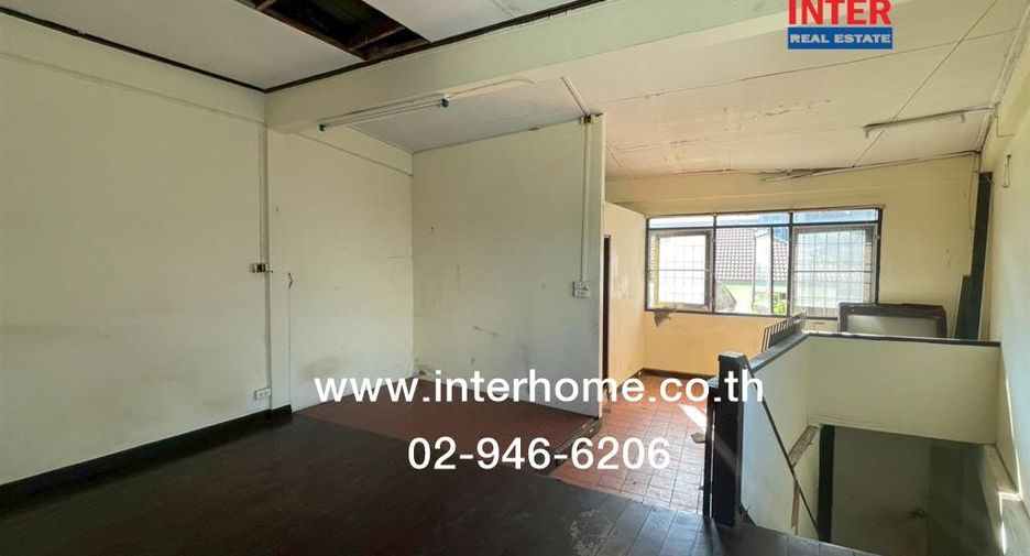 For sale 2 bedrooms retail Space in Watthana, Bangkok
