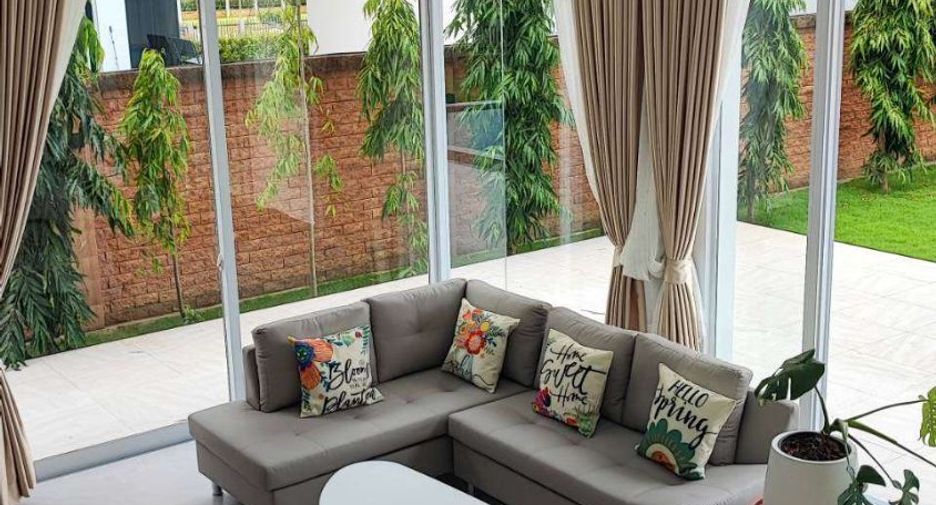 For rent 4 bedrooms house in San Kamphaeng, Chiang Mai