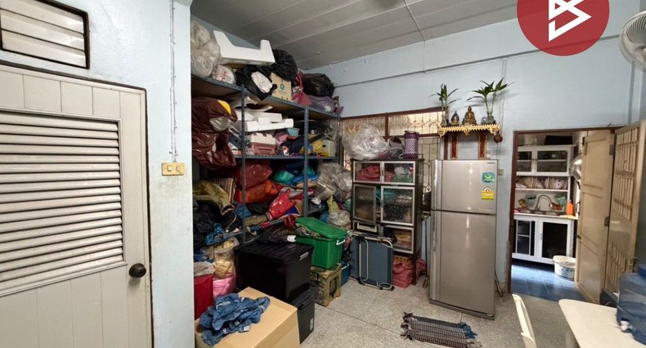 Casa adosada en venta de 2 habitaciones en Chom Thong, Bangkok