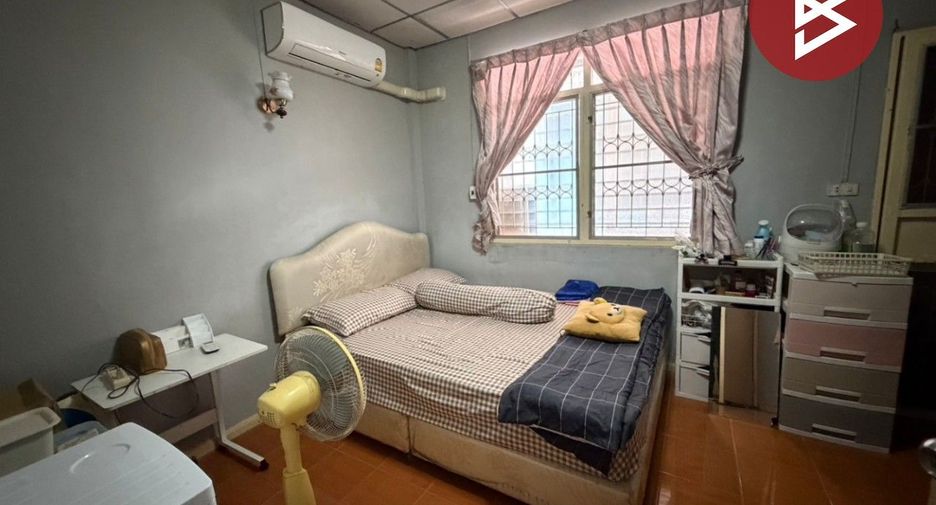 Casa adosada en venta de 2 habitaciones en Chom Thong, Bangkok
