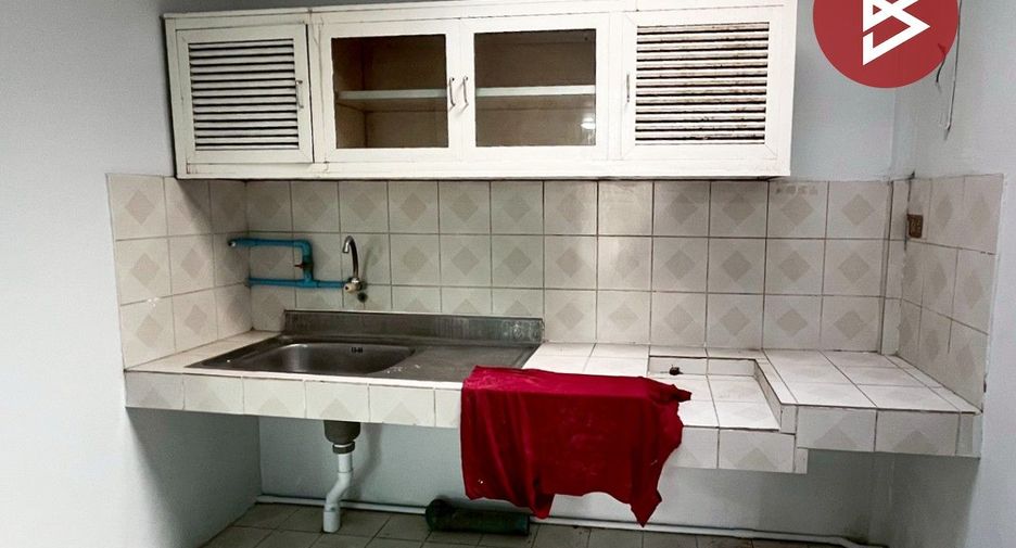 For sale 2 bedrooms townhouse in Bang Kapi, Bangkok