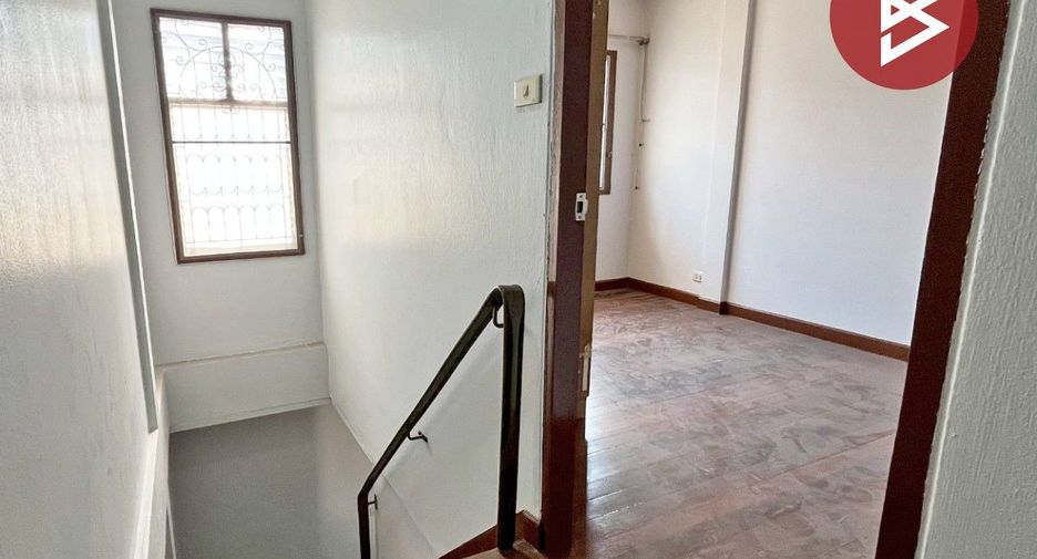 For sale 2 bedrooms townhouse in Bang Kapi, Bangkok