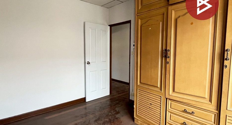 For sale 2 bedrooms townhouse in Bang Kapi, Bangkok