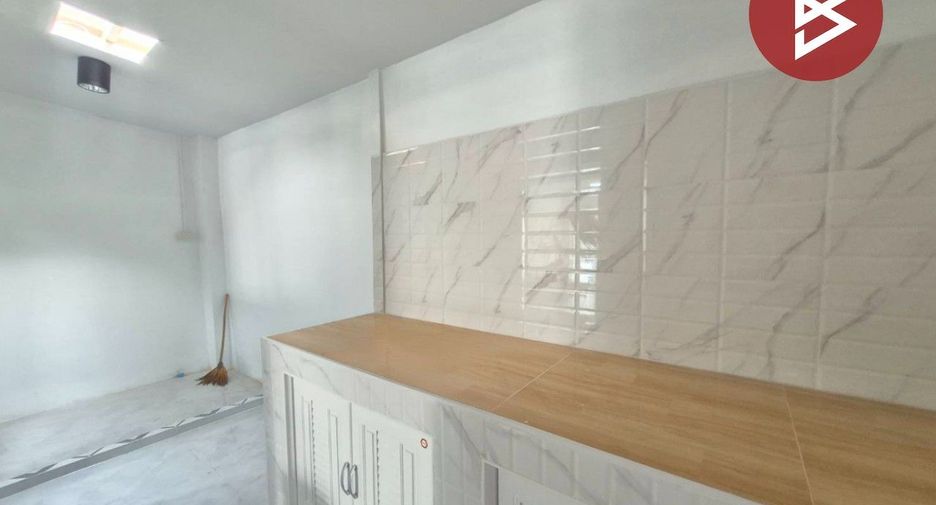 For sale 3 bedrooms townhouse in Phra Samut Chedi, Samut Prakan