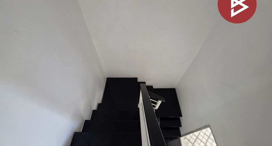 For sale 3 bedrooms townhouse in Phra Samut Chedi, Samut Prakan