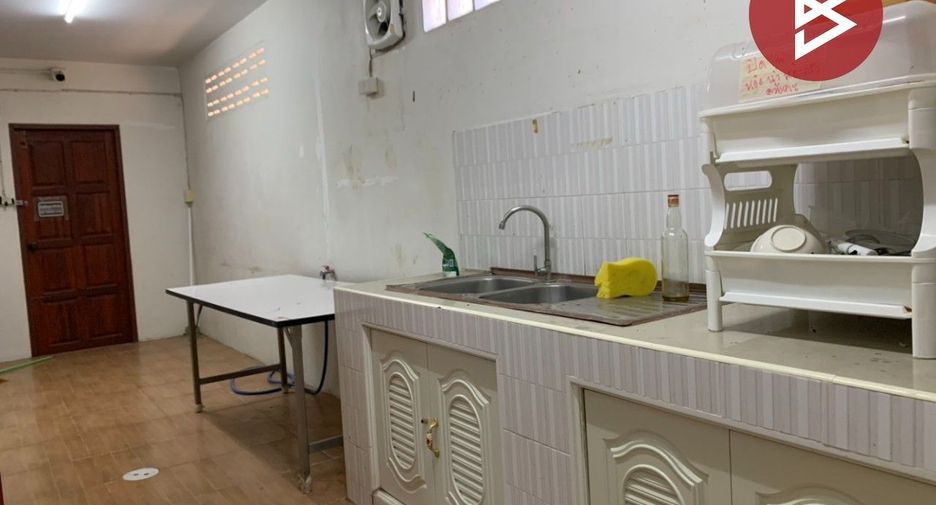 For sale 6 bedrooms house in Mueang Nakhon Sawan, Nakhon Sawan