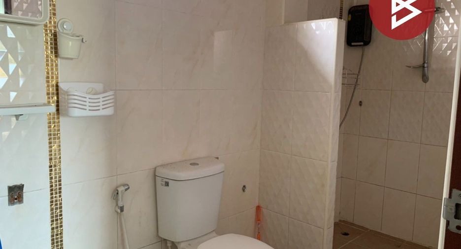 For sale 6 bedrooms house in Mueang Nakhon Sawan, Nakhon Sawan