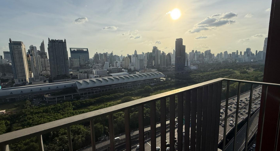 Wohnung zum Kauf mit 2 Zimmer in Huai Khwang, Bangkok