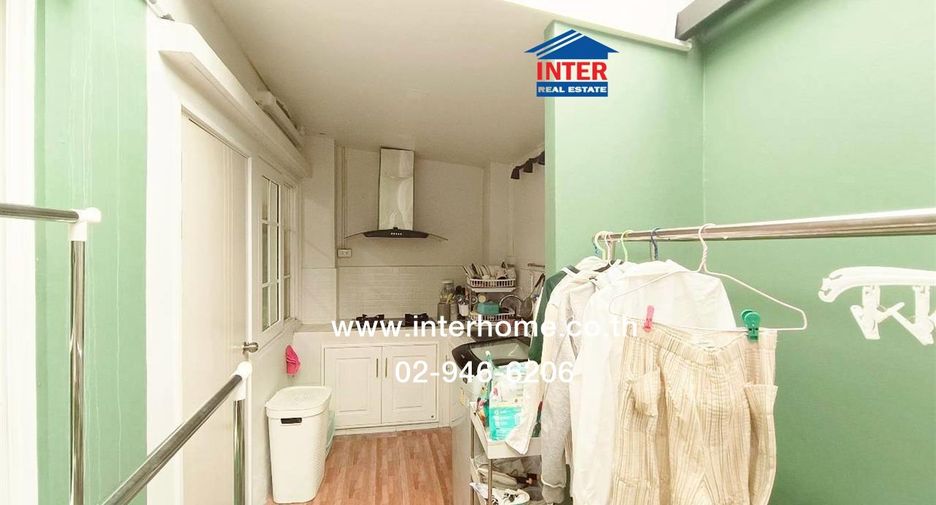 For sale 4 bedrooms townhouse in Lak Si, Bangkok