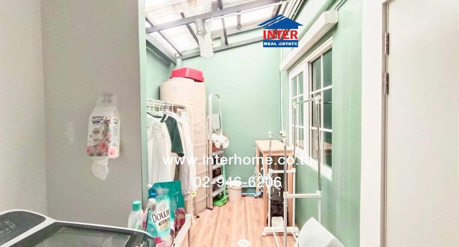 For sale 4 bedrooms townhouse in Lak Si, Bangkok