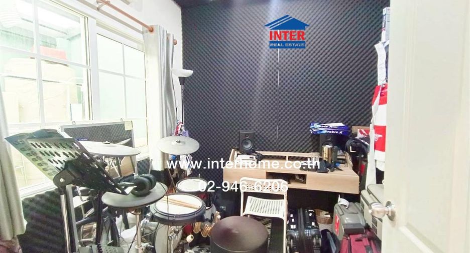 For sale 4 bedrooms townhouse in Lak Si, Bangkok