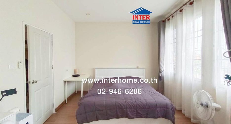 For sale 4 bedrooms townhouse in Lak Si, Bangkok