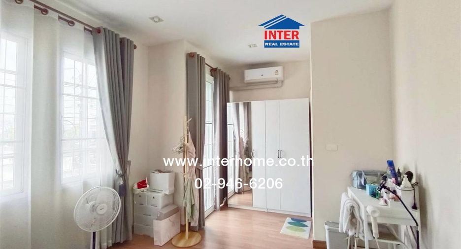 For sale 4 bedrooms townhouse in Lak Si, Bangkok