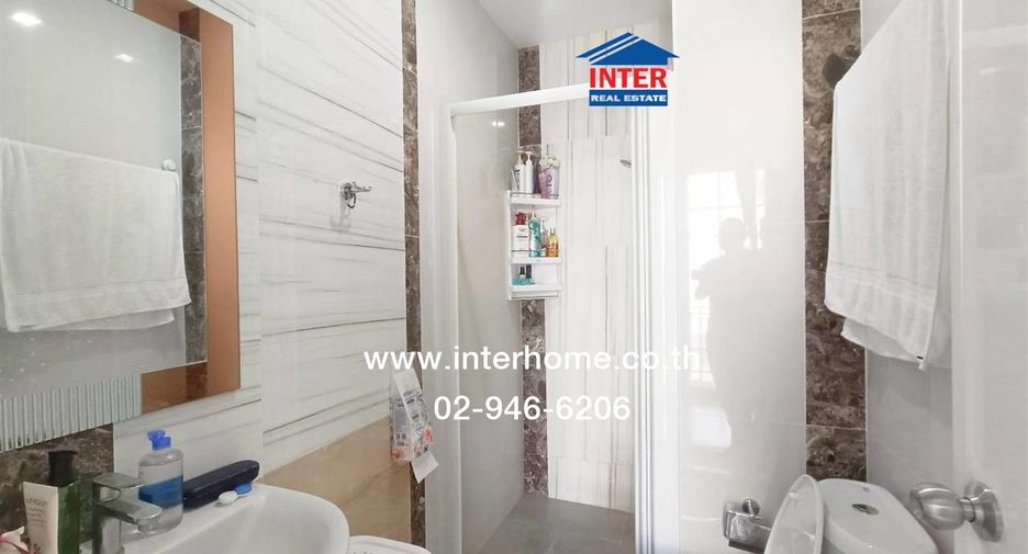 For sale 4 bedrooms townhouse in Lak Si, Bangkok