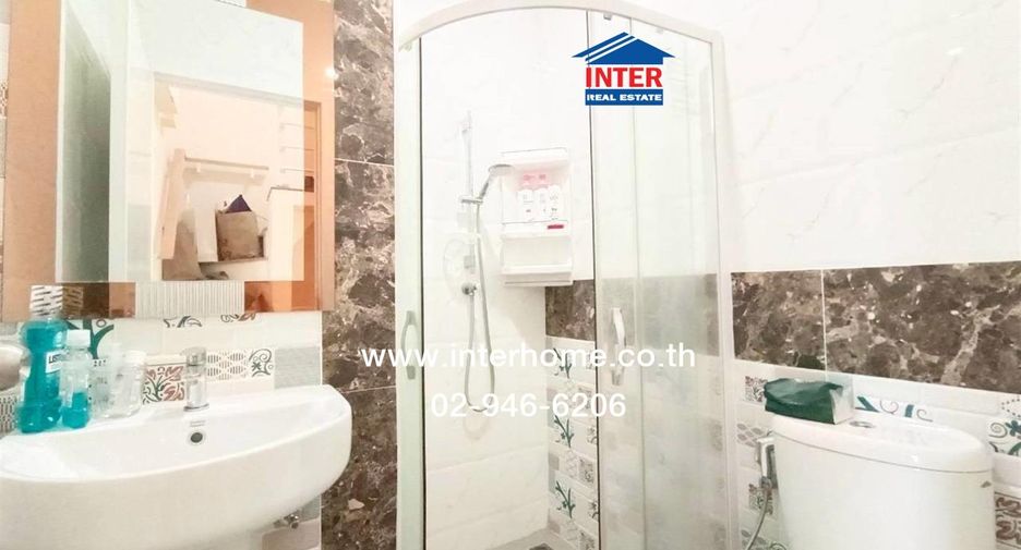 For sale 4 bedrooms townhouse in Lak Si, Bangkok