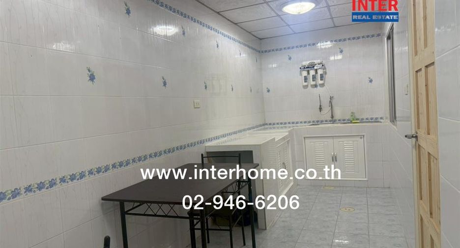 For sale 3 bedrooms townhouse in Khlong Luang, Pathum Thani