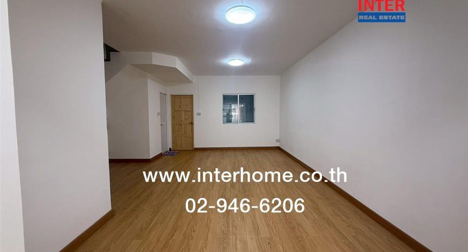 For sale 3 bedrooms townhouse in Khlong Luang, Pathum Thani
