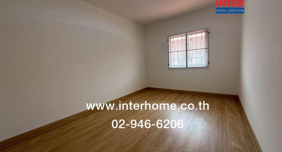 For sale 3 bedrooms townhouse in Khlong Luang, Pathum Thani