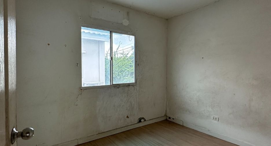 For sale 3 bedrooms house in Sai Mai, Bangkok