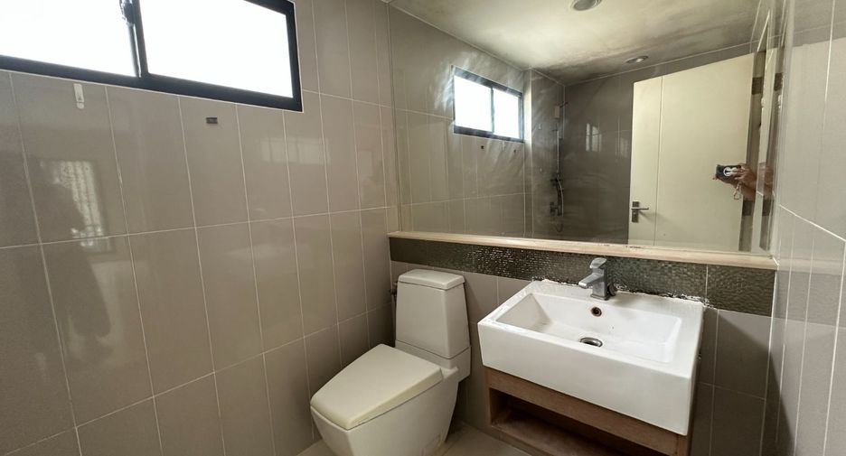 For sale 3 bedrooms house in Sai Mai, Bangkok