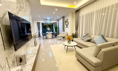 Casa en alquiler de 4 habitaciones en Bang Lamung, Chonburi