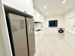À louer 4 chambres maison à Bang Lamung, Chonburi