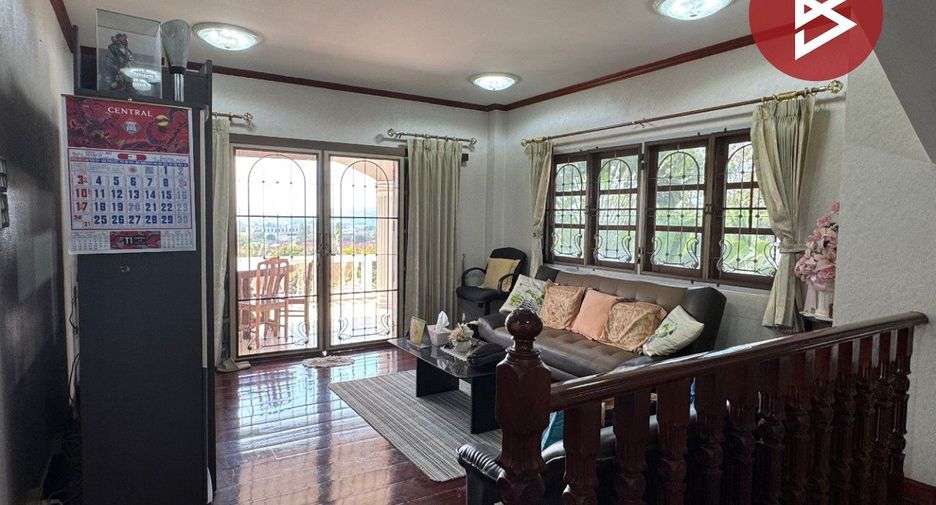 Haus zum Kauf mit 5 Zimmer in Sattahip, Chonburi
